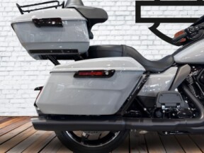2025 Harley-Davidson<sup>®</sup> Street Glide® Ultra thumb 0