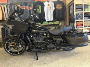 2024 Harley-Davidson® Road Glide™ Limited Vivid Black thumb 0