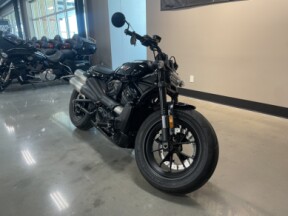 2025 Harley-Davidson® Sportster® S Vivid Black thumb 3