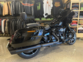 2024 Harley-Davidson® Road Glide™ Limited Vivid Black thumb 2