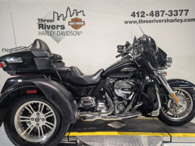 2015 Harley-Davidson® Tri Glide® Ultra Vivid Black