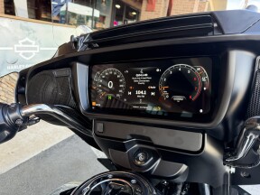 2025 Harley-Davidson® Street Glide® Ultra Vivid Black thumb 1
