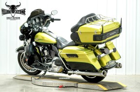2011 Harley-Davidson® Electra Glide® Ultra Limited Apple Green/Vivid Black thumb 1
