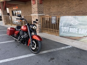 2025 Harley-Davidson<sup>®</sup> Road King<sup>®</sup> Special Whiskey Fire - Black Finish thumb 3