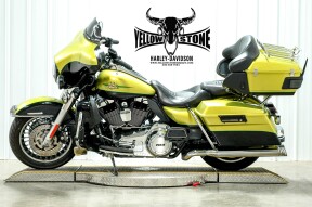 2011 Harley-Davidson® Electra Glide® Ultra Limited Apple Green/Vivid Black thumb 0
