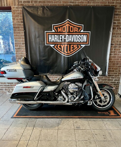 2015 Harley-Davidson® Ultra Limited Low FLHTKL Brilliant Silver Pearl