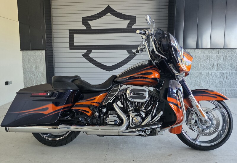 2022 Harley-Davidson® Ultra Limited vs 2023 Indian Roadmaster