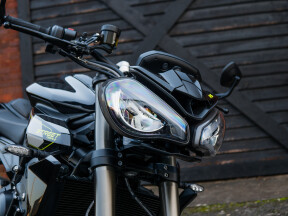 2025 Triumph Street Triple 765 RS thumb 1