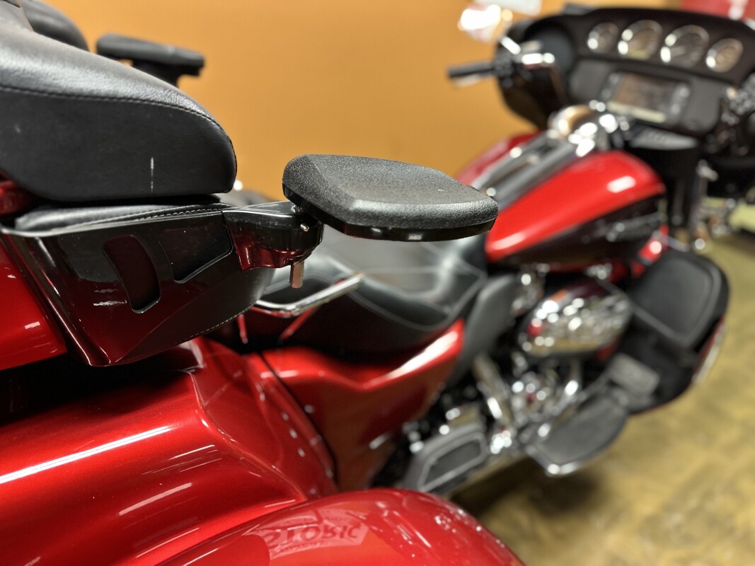 FLHTCUTG 2018 Tri Glide® Ultra, photo 6