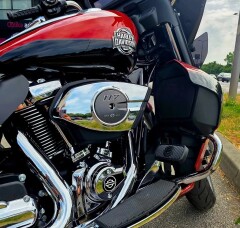 2025 Harley-Davidson® Street Glide™ Ultra Whiskey Fire / Vivid Black thumb 1
