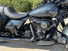 2025 Harley-Davidson® Street Glide® Iron Horse Metallic - Black Finish thumb 3