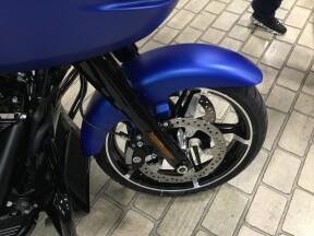 2026 Harley-Davidson® Road Glide® Aurora Blue Denim - Black thumb 2