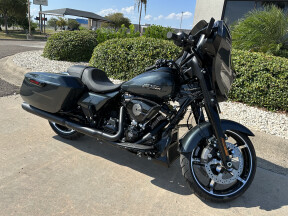 2025 Harley-Davidson® Street Glide® Iron Horse Metallic - Black Finish thumb 2