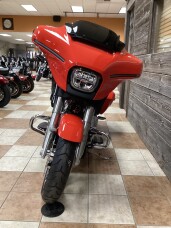 2026 Harley-Davidson® Street Glide® Blood Orange - Chrome thumb 3