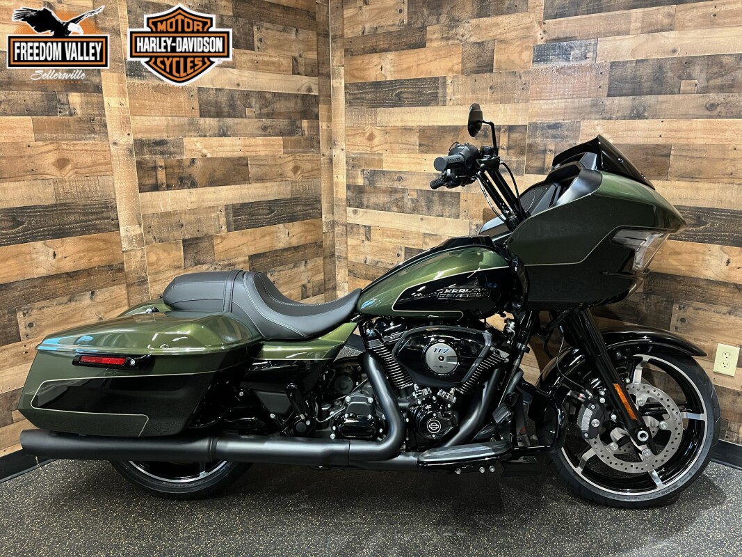 2026 Harley-Davidson® Road Glide® Olive Steel Metallic / Vivid