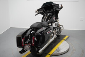 2024 Harley-Davidson® Street Glide® Vivid Black thumb 1