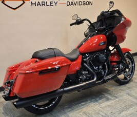 2026 Harley-Davidson® Road Glide® Blood Orange - Black FLHX thumb 3