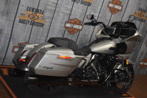 FLTRXSE 2023 CVO™ Road Glide™ thumb 2
