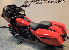 2026 Harley-Davidson® Road Glide® Blood Orange - Black FLHX thumb 0