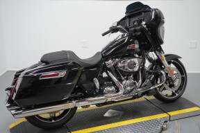 2024 Harley-Davidson® Street Glide® Vivid Black thumb 3