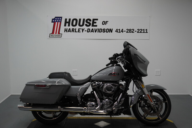 2024 Harley-Davidson® Street Glide® Billiard Gray
