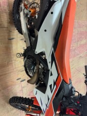  2023 450 SX-F FACTORY thumb 2