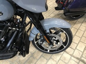 2026 Harley-Davidson® Street Glide® Dark Billiard Gray - Black Add for Day Tripper Package Installed thumb 2