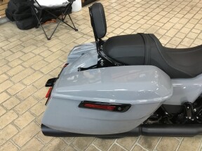 2026 Harley-Davidson® Street Glide® Dark Billiard Gray - Black Add for Day Tripper Package Installed thumb 1