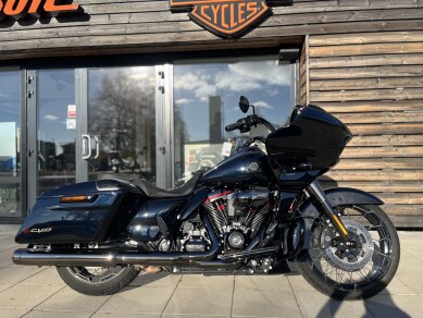 2022 Harley-Davidson® CVO™ Road Glide™ Blue Steel