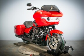 2025 Harley-Davidson® Street Glide® FLHX thumb 2