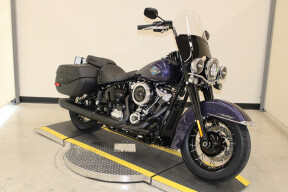2026 Harley-Davidson Heritage Classic Cruiser FLHC thumb 2