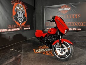 2026 Harley-Davidson® Street Glide® FLHX thumb 3