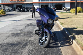 2026 Harley-Davidson Street Glide® – Modern Bagger Style thumb 2