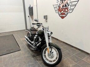 2026 Harley-Davidson® Fat Boy® Olive Steel Metallic/Vivid Black - Chrome Two-Up thumb 3