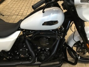 2024 Harley-Davidson® Street Glide® White Onyx Pearl - Black Finish thumb 3