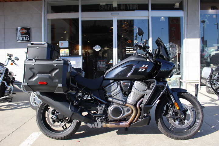 2021 Harley-Davidson® Pan America™ 1250 Vivid Black