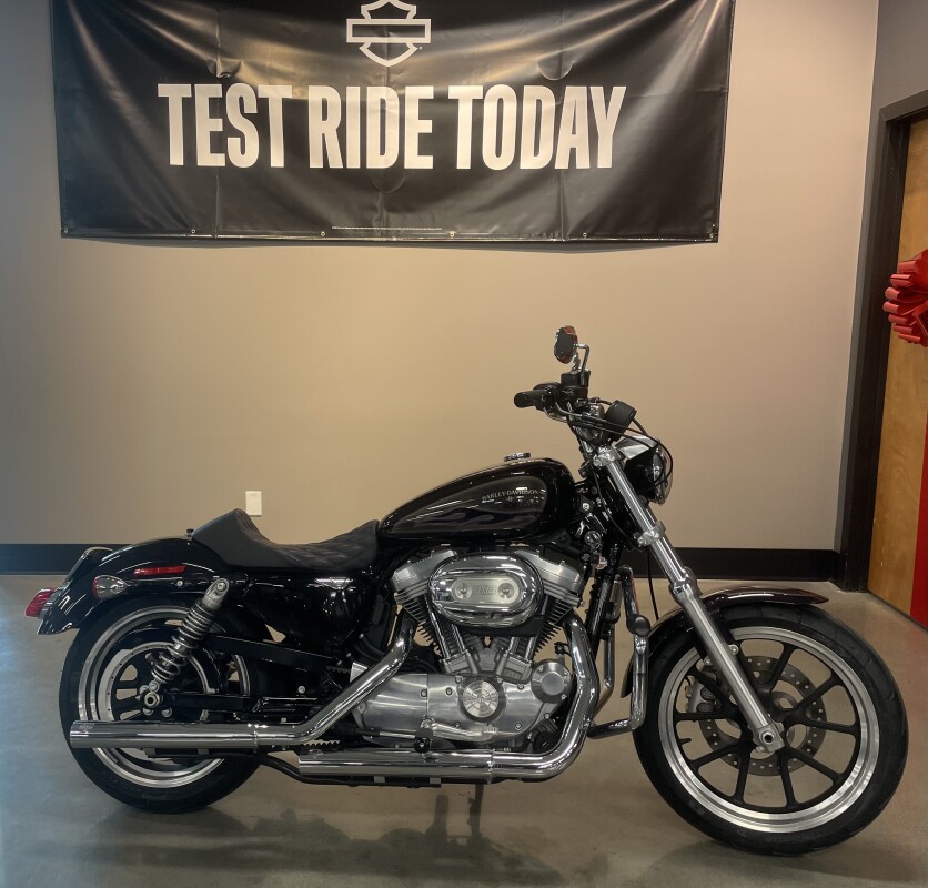 2020 Harley-Davidson® Iron 883™ Scorched Orange/Silver Flux