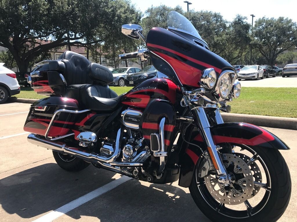 FLHTKSE 2017 CVO™ Limited