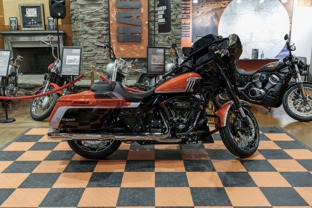 FLHXSE 2024 CVO™ Street Glide®