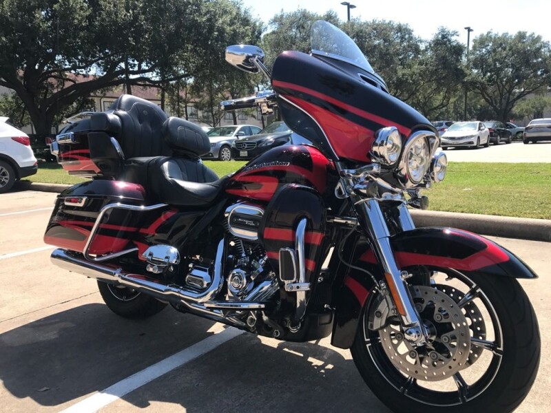 FLHTKSE 2017 CVO™ Limited