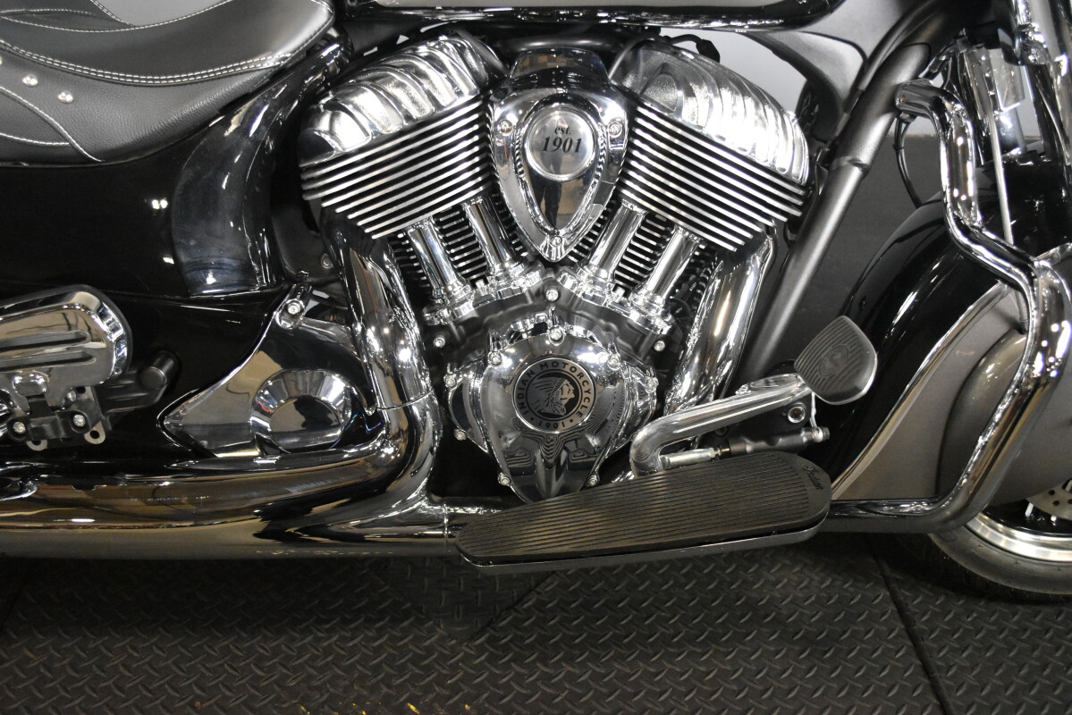 2025 Indian Motorcycle Springfield®, photo 10