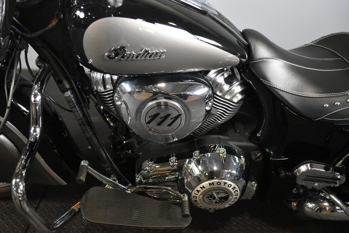 2025 Indian Motorcycle Springfield®, photo 13