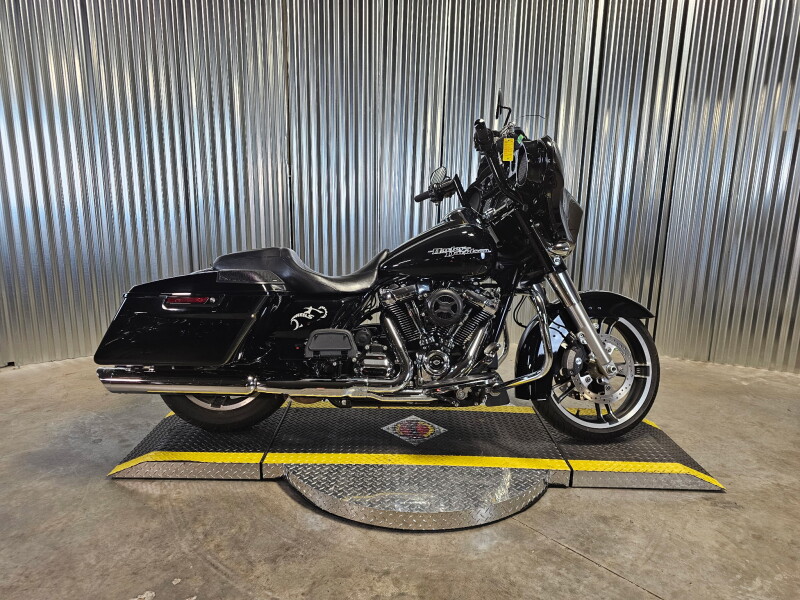 2017 Harley-Davidson® Street Glide® Special Black Denim