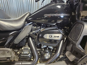 2021 Harley-Davidson® Road Glide® Limited Vivid Black - Black Finish thumb 3