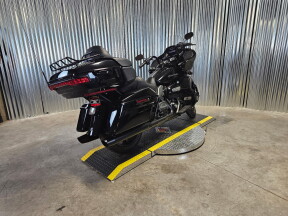 2021 Harley-Davidson® Road Glide® Limited Vivid Black - Black Finish thumb 2