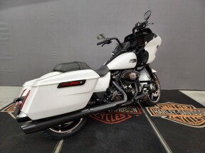 2025 Harley-Davidson® Road Glide®  thumb 2