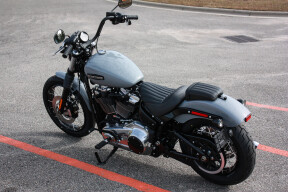 2026 Harley-Davidson® Street Bob® FXBB thumb 1