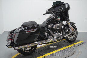 2024 Harley-Davidson® Street Glide® Vivid Black thumb 2