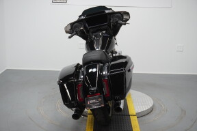 2024 Harley-Davidson® Street Glide® Vivid Black thumb 0