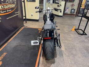 2026 Harley-Davidson® Breakout® Vivid Black - Chrome thumb 0